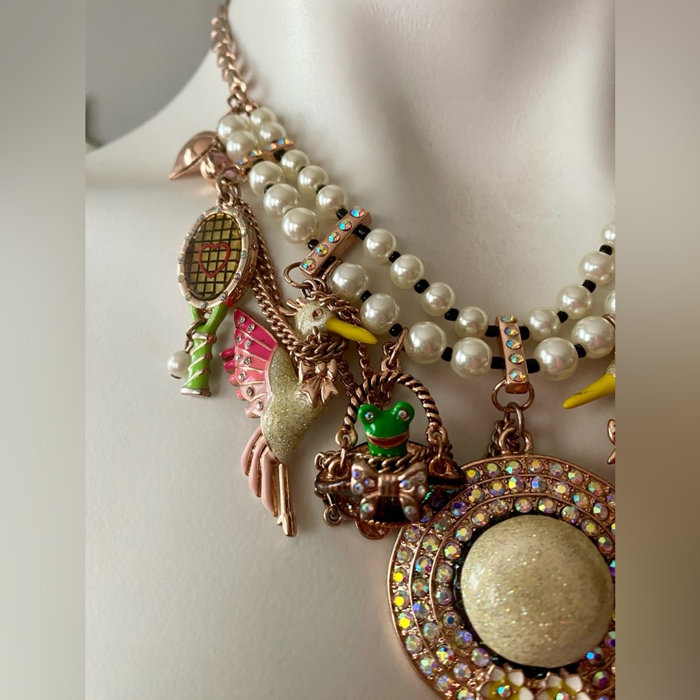Betsey Johnson Walk in the Park Summer Hat Necklace. EUC. - Picture 2 of 2